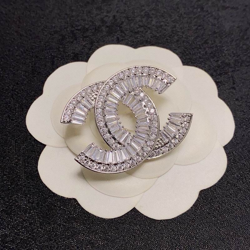 Chanel Brooch 05yxs23